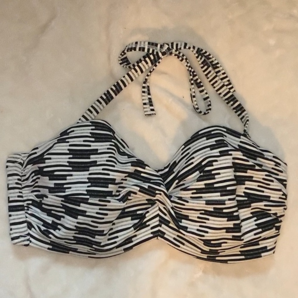 ✨Victoria’s Secret Bikini Top👙